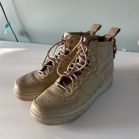 Nike Air Force 1 - Picture 1 of 4